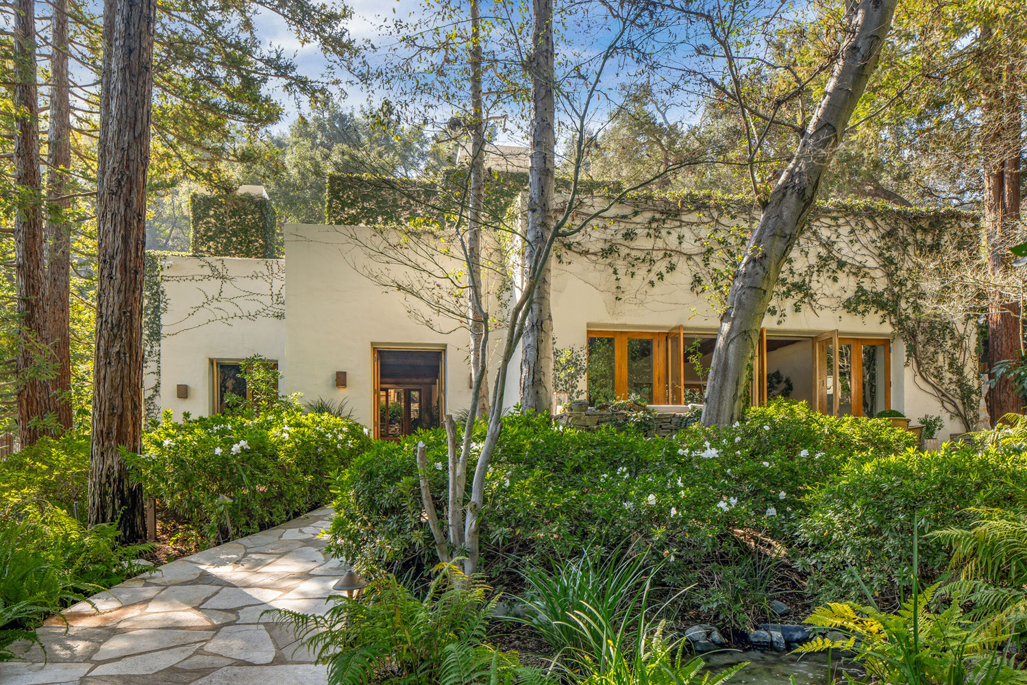 Tracy Anderson inks contract with buyer on $10M home