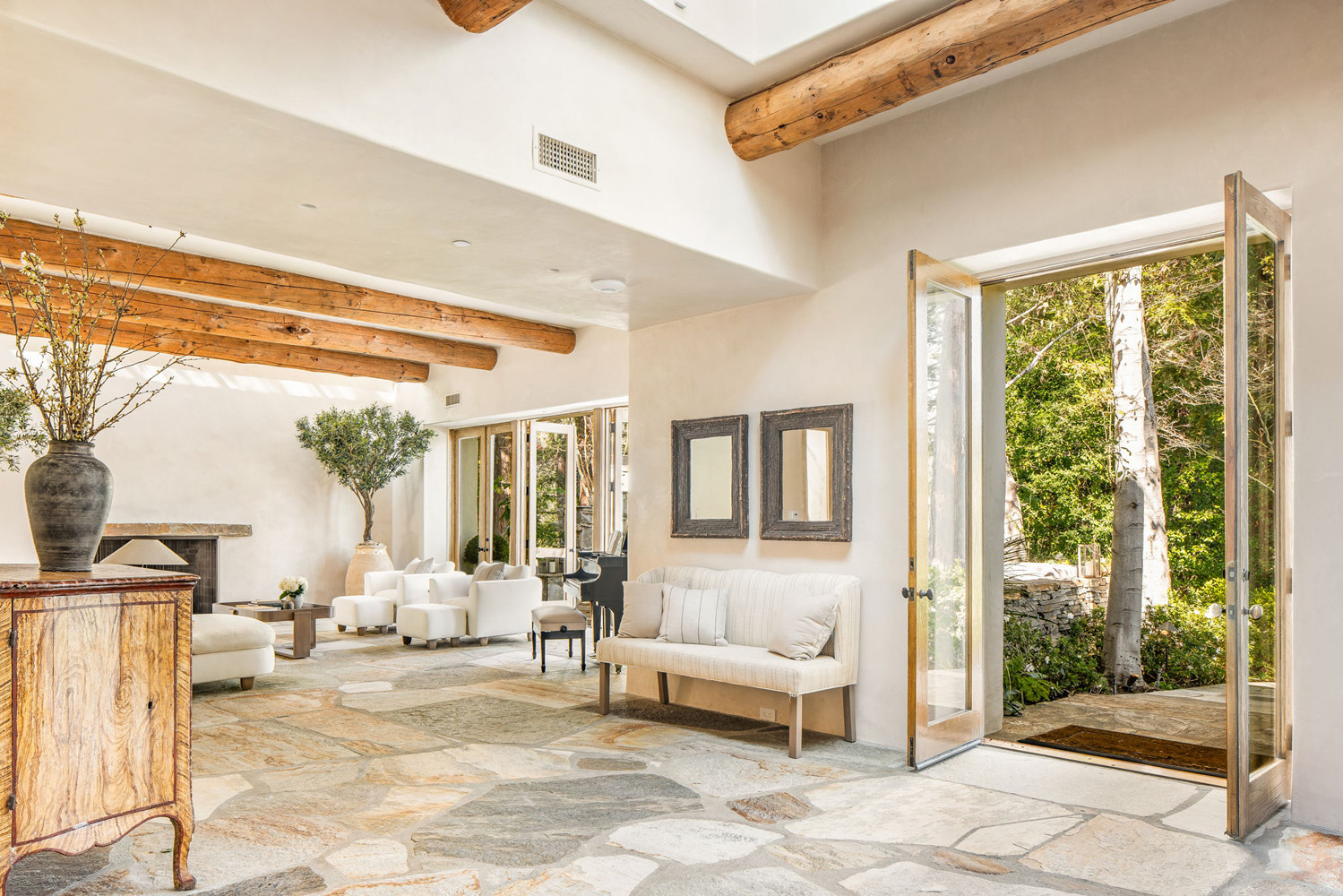 Tracy Anderson inks contract with buyer on $10M home