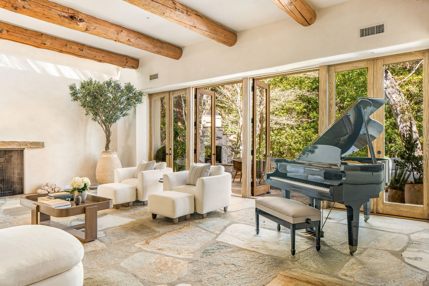 Tracy Anderson inks contract with buyer on $10M home