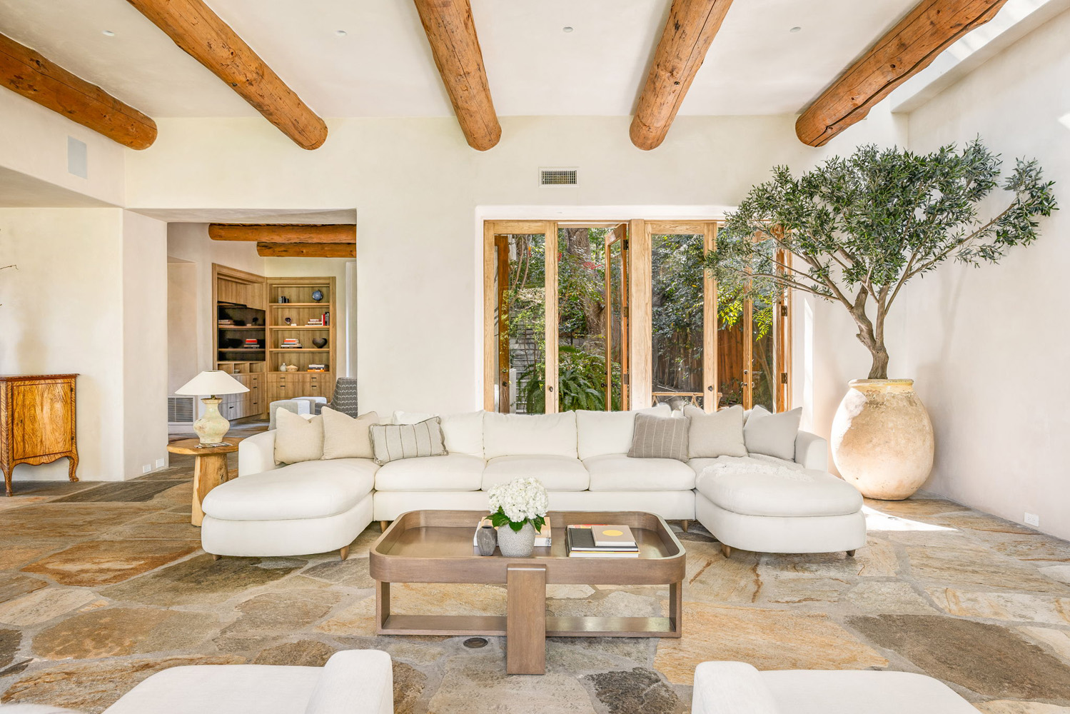 Tracy Anderson inks contract with buyer on $10M home