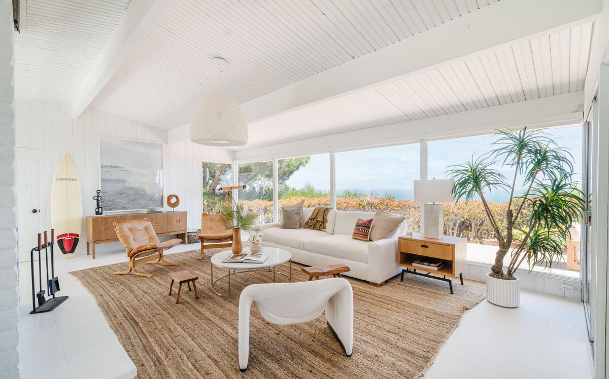 Emma Stone's Malibu home. (Neue Focus/Sotheby's International Realty)